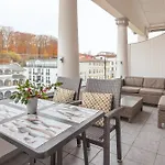 Odin Bernstein Appartement *